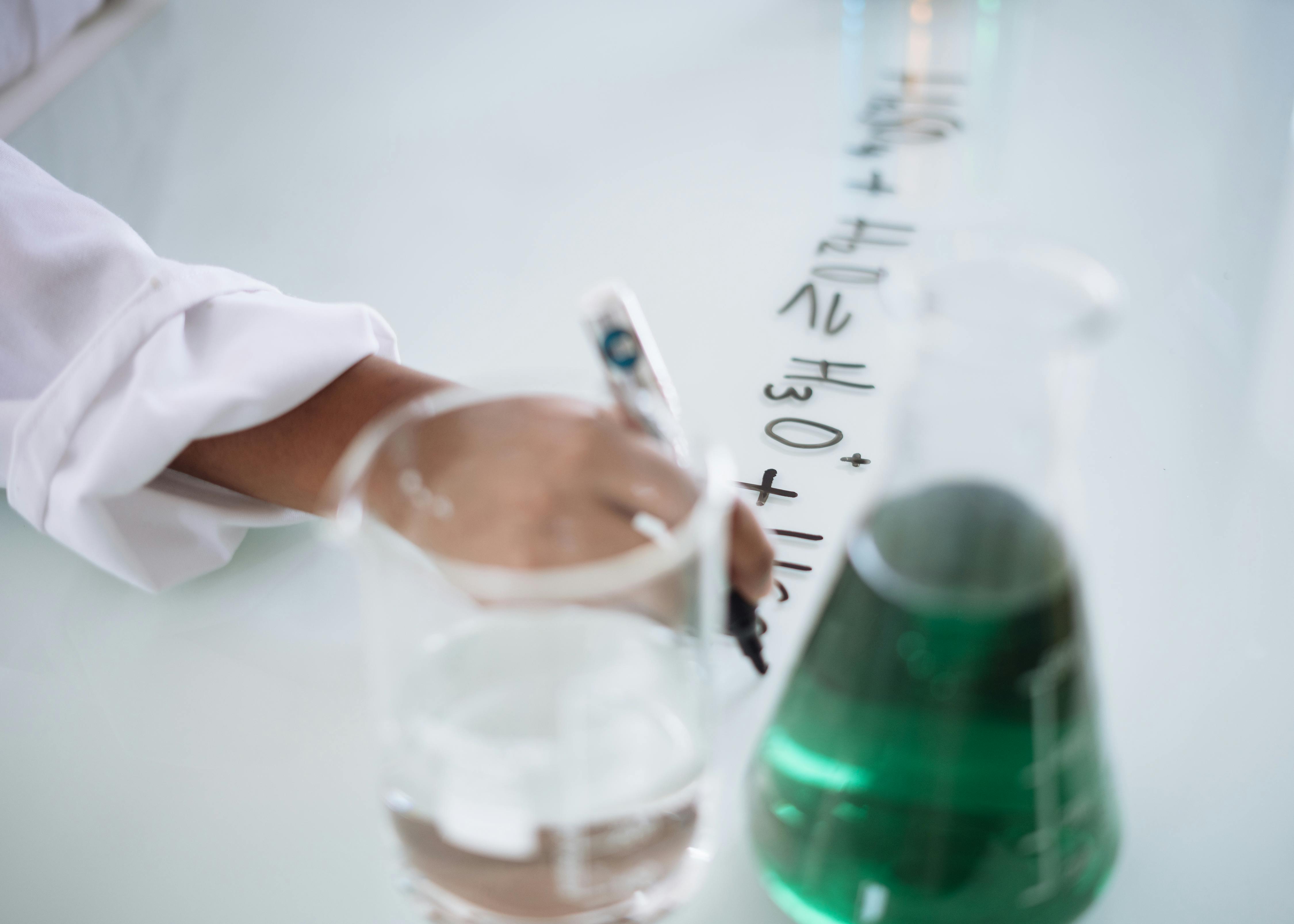 Top 10 Manufacturers of Pharmaceutical Intermediate CAS No. 112704-79-7 in 2025